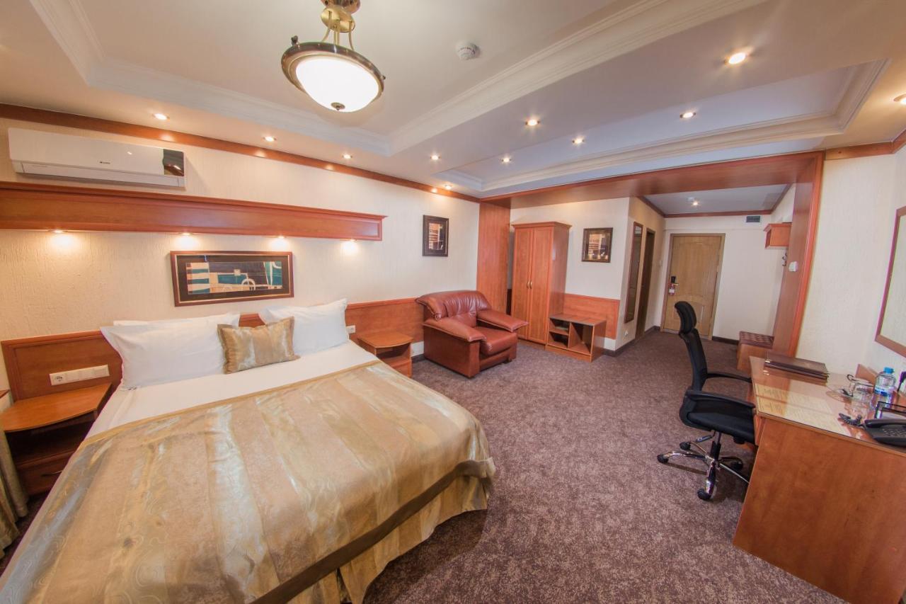 Uyut 4* Almaty
